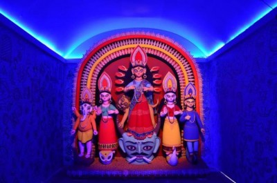 Puja celebrations reach peak on Maha Navami