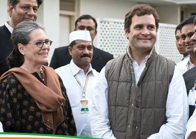 Sonia calls for change of baton ; Rahul soon to become Cong President ?