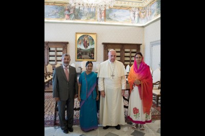 Sushma Swaraj meets  Pope Francis