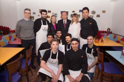 In Vienna, Ban visits fusion restaurant that exemplifies â€˜togethernessâ€™ of refugees and locals   