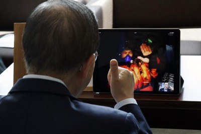 In Skype video chat, Ban applauds Solar Impulse pilot on remarkable journey