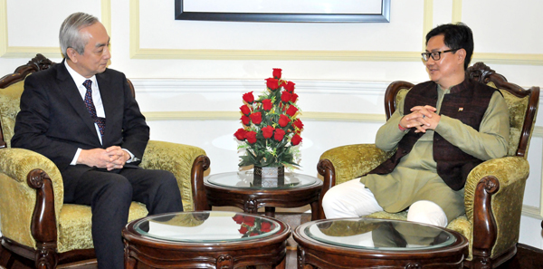 Kiren Rijiju meeting the youths and children from Jammu and Kashmir