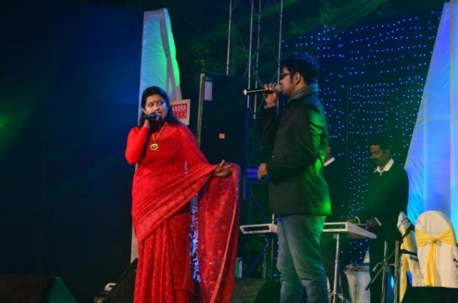 P.C. Chandra Jewellers hosts prize distribution of ;Dhanteras Dhanvarsha 2015' 