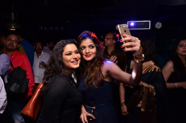 "UltraMax Darts Premier League" party sizzles Kolkat"