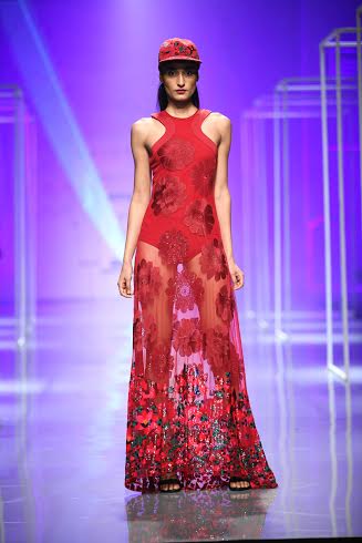 Amazon India Fashion Week: Athiya sashays down ramp for Jaya Rathore