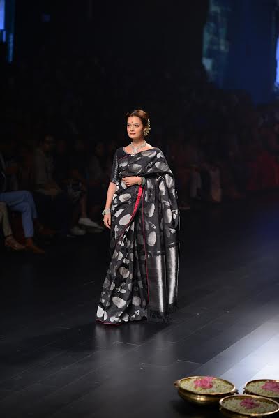 Dia Mirza  sizzles Lakme Fashion Week ramp