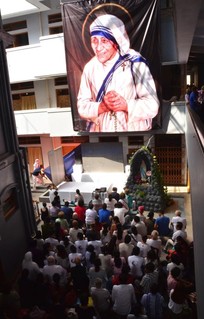 MoC sisters, people celebrate Mother Teresa sainthood 