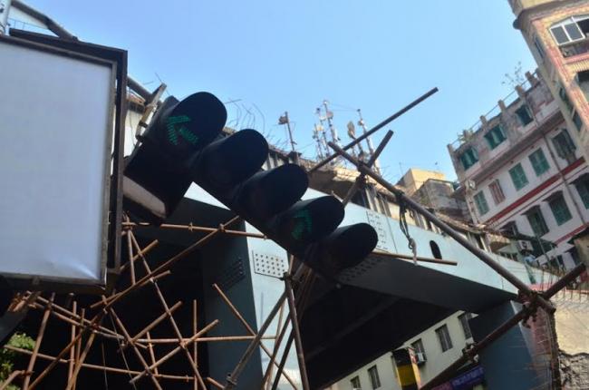 Over 10 killed in Kolkata under construction fly over collapse 