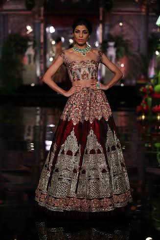 Deepika Padukone sizzles on the ramp at India Couture Week