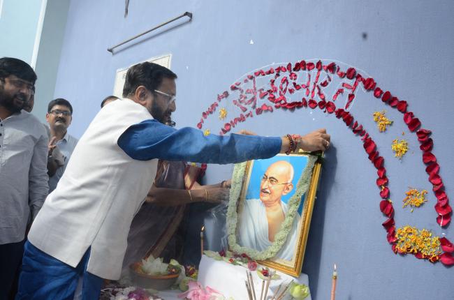 Prakash Javadekar inaugurates 'Plastic Waste Free Kolkata' drive