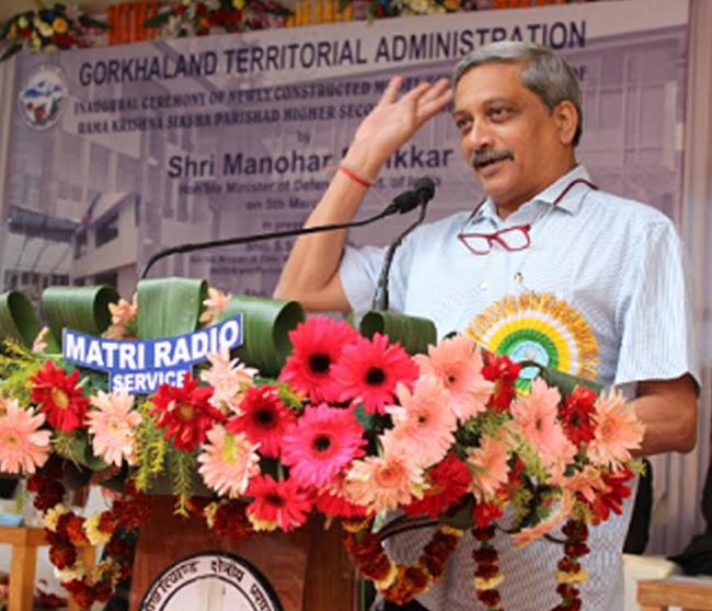 Manohar Parrikar addressing the inaugural ceremony of the RKSP New School Building, in Darjeeling