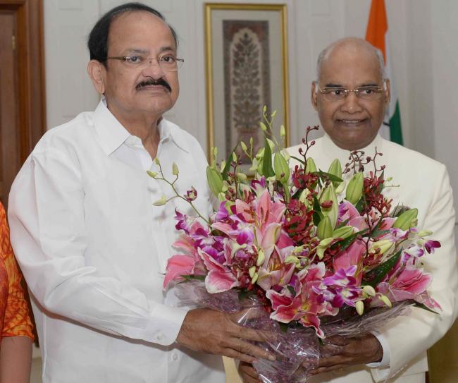 Venkaiah Naidu greets Ramn nath Kovind on his b'day