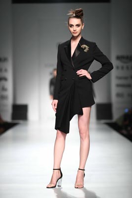 Ashish N Soni sets floor on fire at Amazon India Fashion Week