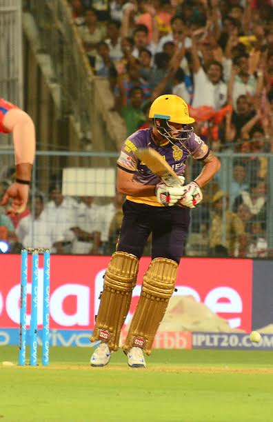 IPL: Kolkata witnesses KKR take on Gujarat Lions at Eden Gardens