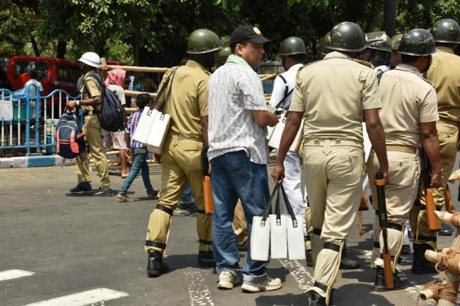 Kolkata Police lathicharge protesters, many injured