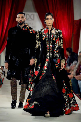 Arjun Rampal walks in India Couture Week 2017 Delhi for Rohit Bal