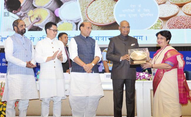 Ram Nath Kovind presented the Rajbhasa Puruskar, at the Hindi Divas Samaroh