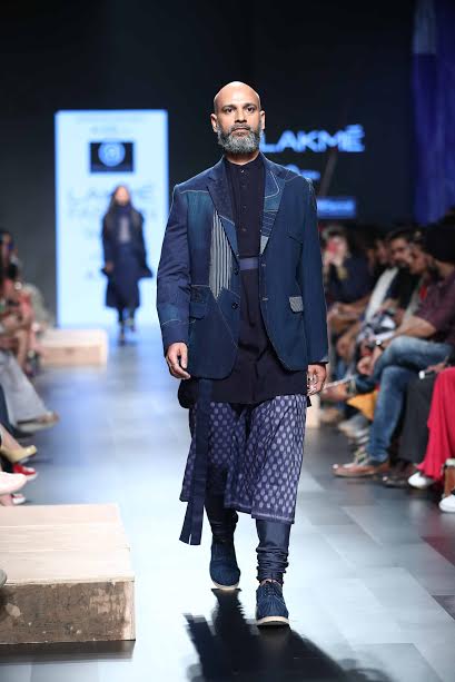  LFW: Models walk the ramp for designer Rajesh Pratap Singh