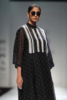 Amazon India Fashion Week:Ragini Ahuja showcases her collections