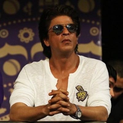 Shah Rukh Khan clocks 31 million followers in Twitter