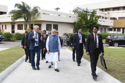 PM Modi visits Mahaveer Philippine Foundation, meets nine-year-old with Jaipur foot