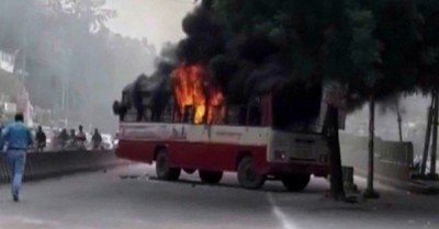 Mob turns violent in Allahabad following death of BSP leader Rajesh Yadav, shot dead near University hostel 