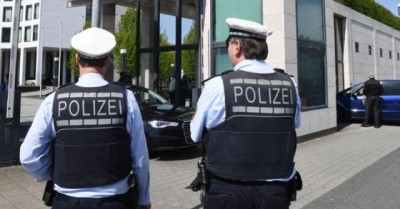 Man knifes five in Munich, Germany and flees, police on the lookout