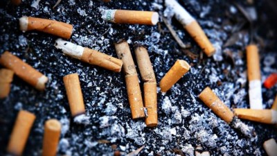 Cancer survivors who quit smoking sooner can live longer  