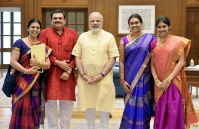 Great grand-daughters of Bharat Ratna M.S. Subbulakshmi meets PM Modi