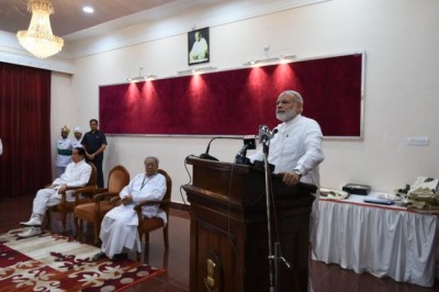 Modi felicitates families of Odisha freedom fighters, prays at Lingaraj 