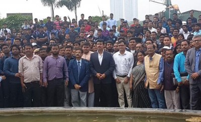Col. Rajyavardhan Rathore interacts with NSS volunteers at Kolkata 