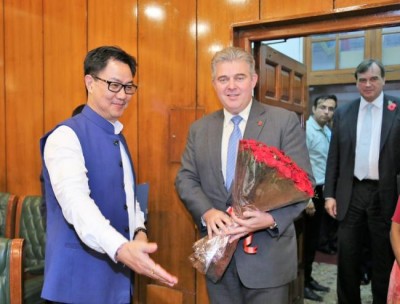 UK MoS (Immigration) Brandon Lewis holds delegation level talks with Kiren Rijiju 