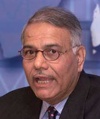 Yashwant Sinha continues to lead farmer's protest in Maharashtra, two opposition CMs tweet support