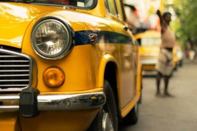 Kolkata: Air hostess allegedly molested by co-passenger in moving taxi, driver booked for helping molester