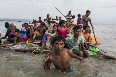 Desperate Rohingya refugees use home-made rafts to get to Bangladesh â€“ UN