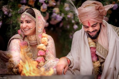 Virushka hosts grand reception in Mumbai