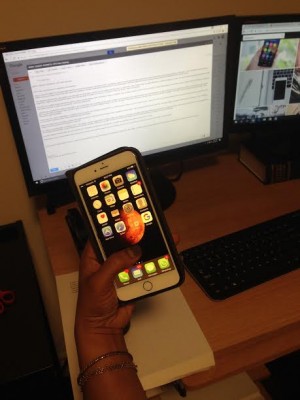 CRTC bans unlocking fees for cellphones from Dec 1