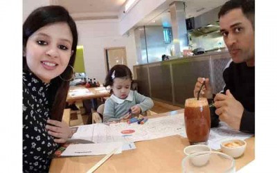 MS Dhoni spends time with Sakshi, Ziva