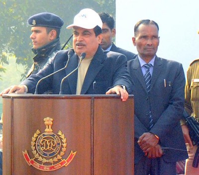 Nitin Gadkari flags off road safety walk