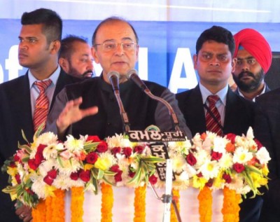 Currency Ban: Jaitley slams Rahul Gandhi