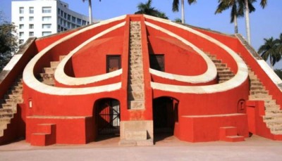 New Delhi: Tamil Nadu's protesting farmers suspend strike till May 25 following CM's promise