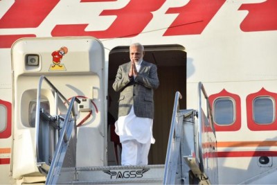 Prime Minister Narendra Modi reaches Manila to attend ASEAN Summit