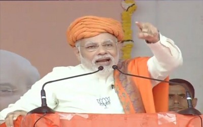 Mani Shankar Aiyar offered supari for me in Pakistan, claims Modi in Gujarat rally