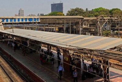 Stampede in Mumbai railway station claims three lives, 25 injured