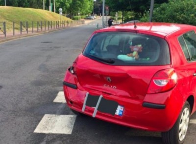 Paris: Man arrested for trying to plough through pedestrians outside mosque 