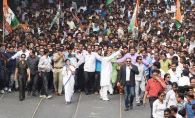 Kolkata: Women leaders of TMC hold rally over Narada issue