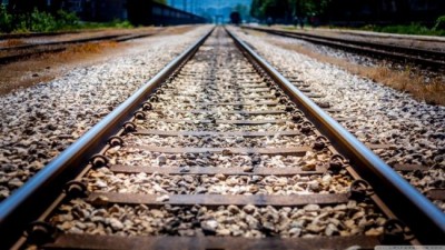 Kolkata: Rail blockade hits service in pick hours