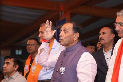 Poll Result: Gujarat CM Vijay Rupani trails by 800 votes