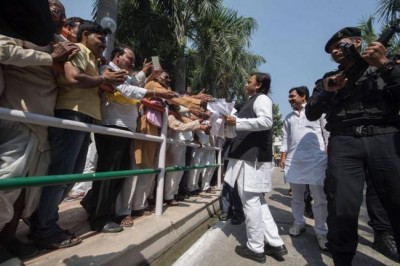 Former UP CM Akhilesh Yadav says SP will support Congress in Gujarat Assembly polls 