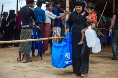 UN migration agency delivers hygiene kits to Rohingya refugees in Bangladesh